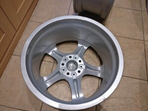 Alloy wheel refurbishment